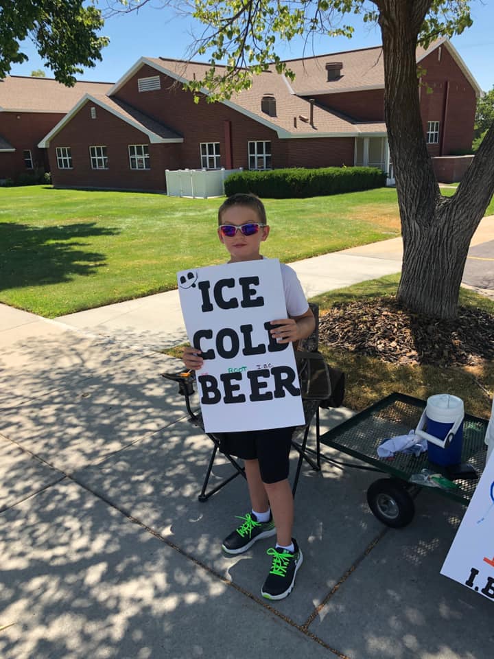 Police Called After 11-Year-Old Boy Seen Selling Beer, But There's a Funny Twist in the Fine Print | Little marketing genius!