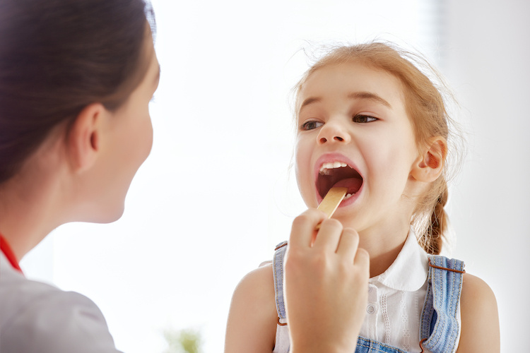 Girl Licks Tongue Depressor in Doctor's Office, Mom Arrested