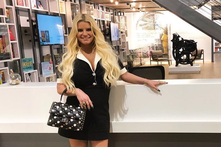 Jessica Simpson Mom-Shamed for Letting Daughter Dye Her Hair