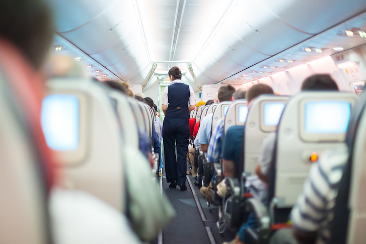 Man Helps 96-Year-Old Woman Afraid to Fly Make It Through A Cross-Country Flight | Ben held Virginia’s hand for the duration of the flight and talked her through it.