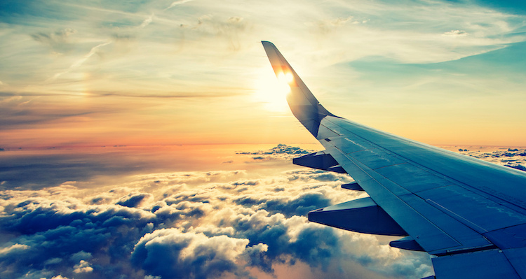 Man Helps 96-Year-Old Woman Afraid to Fly Make It Through A Cross-Country Flight | Ben held Virginia’s hand for the duration of the flight and talked her through it.