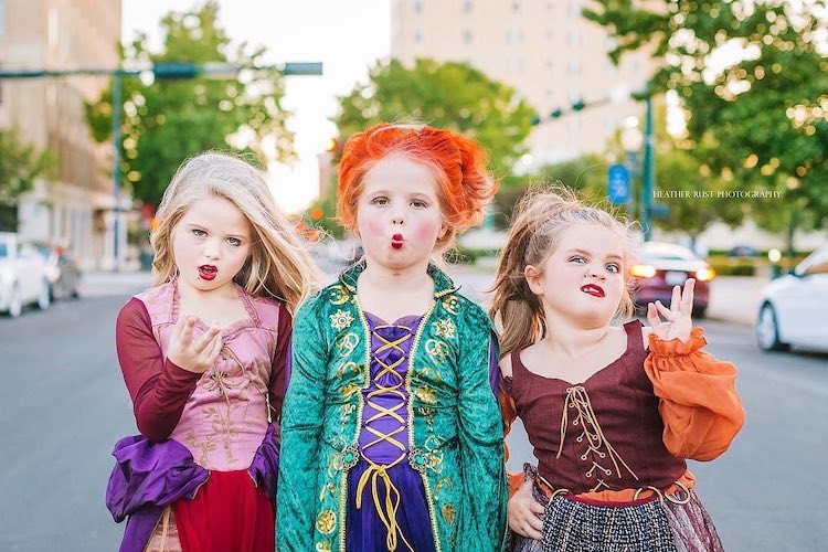 Graberstein Sisters: Girls Dressed Up in 'Hocus Pocus' Halloween Costumes