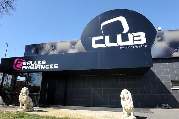 French Woman Gives Birth to First Child on the Dance Floor at a Night Club, Baby Gets 'Free Admission for Life'