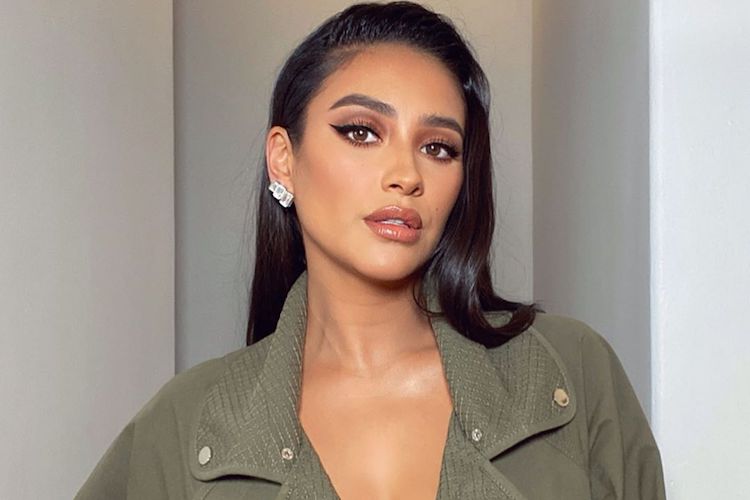 Shay Mitchell Jokes About Her Post-Baby Body: 'Had One Baby But Kinda Ended Up with Twins'