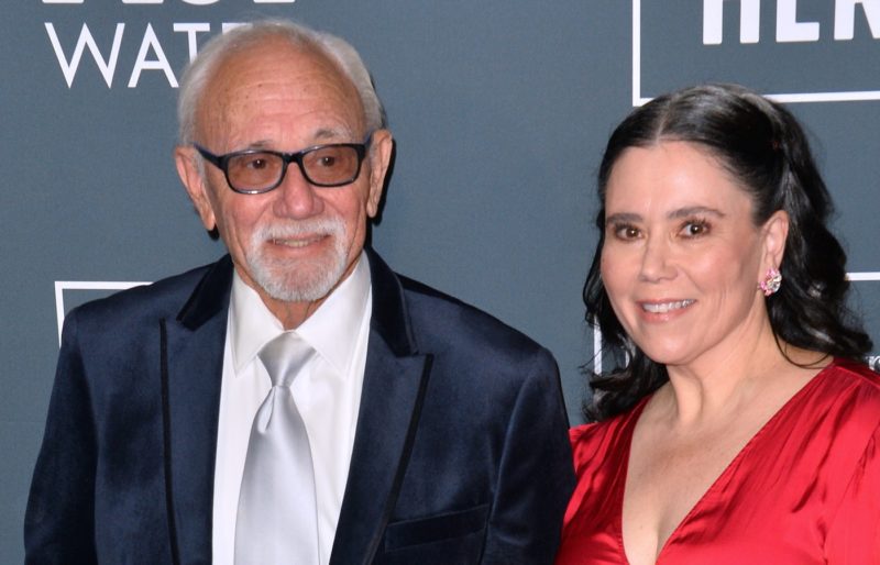 Actress and Mom of 2 Alex Borstein Thanks Her Parents for Making Her Have Children During Critic's Choice Awards Acceptance Speech