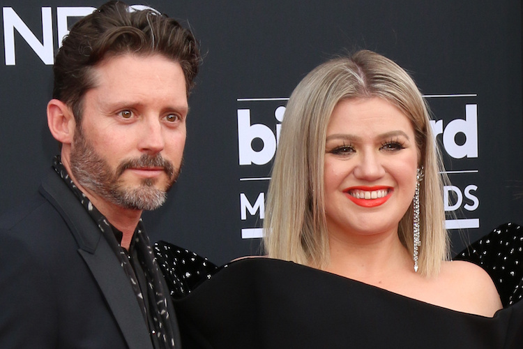 Kelly Clarkson Gets Very Candid About Her Love Life with Husband Brandon: 'It's Not Weird, It's Natural'