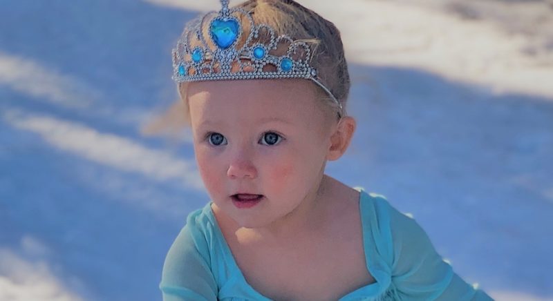 Toddler Recreates Favorite Frozen Scene During Rare Texas Snow Fall, And People Can't Handle How Cute It Is