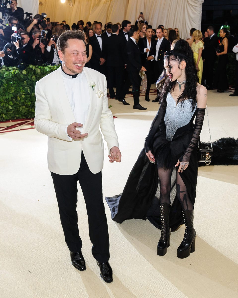 Elon Musk's Girlfriend, Singer Grimes, Confirms Pregnancy