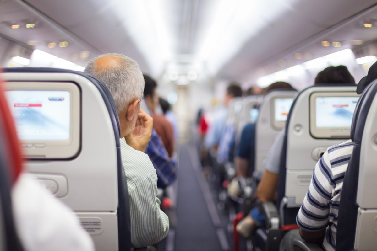 Complete Strangers Throw New Parents a Baby Shower on Flight