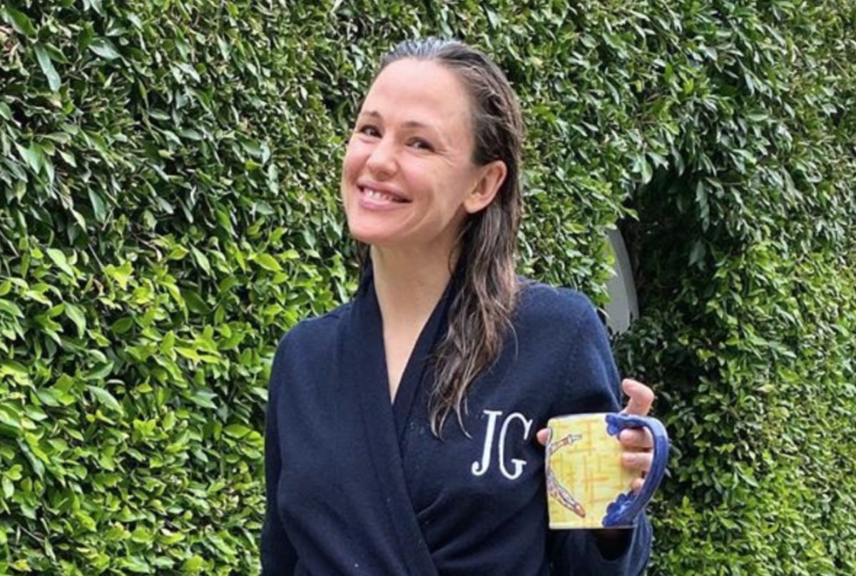 Jennifer Garner Says Thinks Must Be Getting Bleak, Shares the Coronavirus Poem Written by Her 8-Year-Old Son