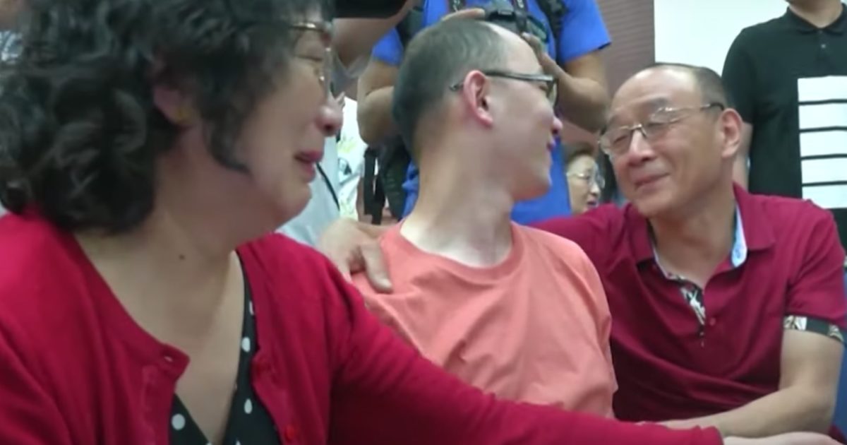 Son Is Reunited with Parents 32 Years After He Was Kidnapped