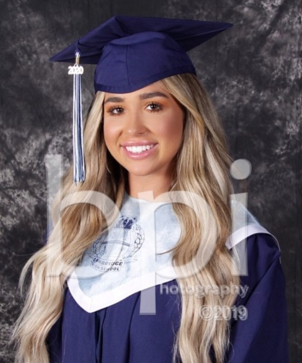 Kim Zolciak-Biermann Praises Daughter Ariana For Graduating