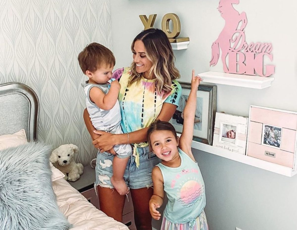 Jana Kramer Posts Tearful Selfie Over Son's Sleep Regression