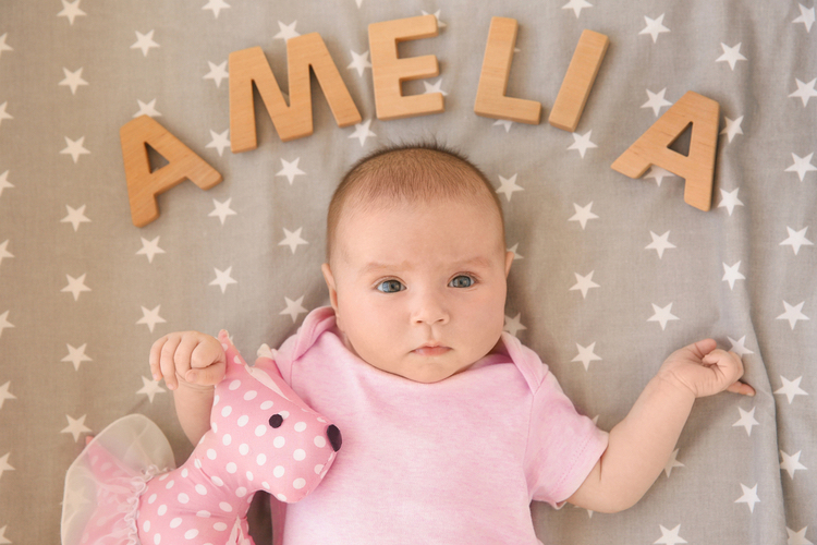 25 Middle Names That Go With Amelia