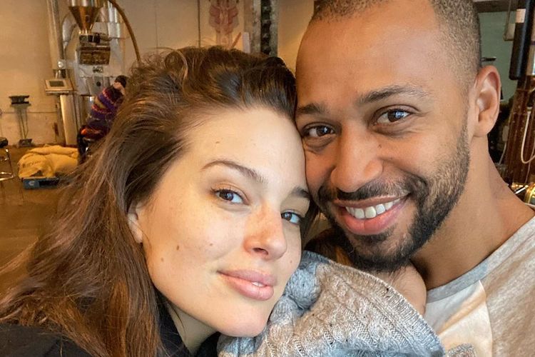 Ashley Graham Gives Love to Postpartum Stretch Marks