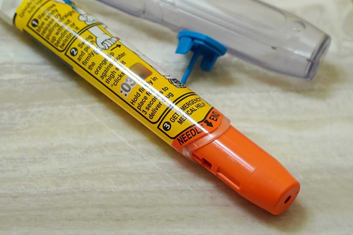 Dad Mistakenly Gives Son EpiPen, Demands Sister Pay Him Back