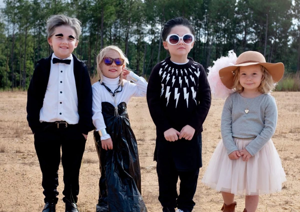 Mom Dresses Kids As Schitt's Creek Characters For Halloween