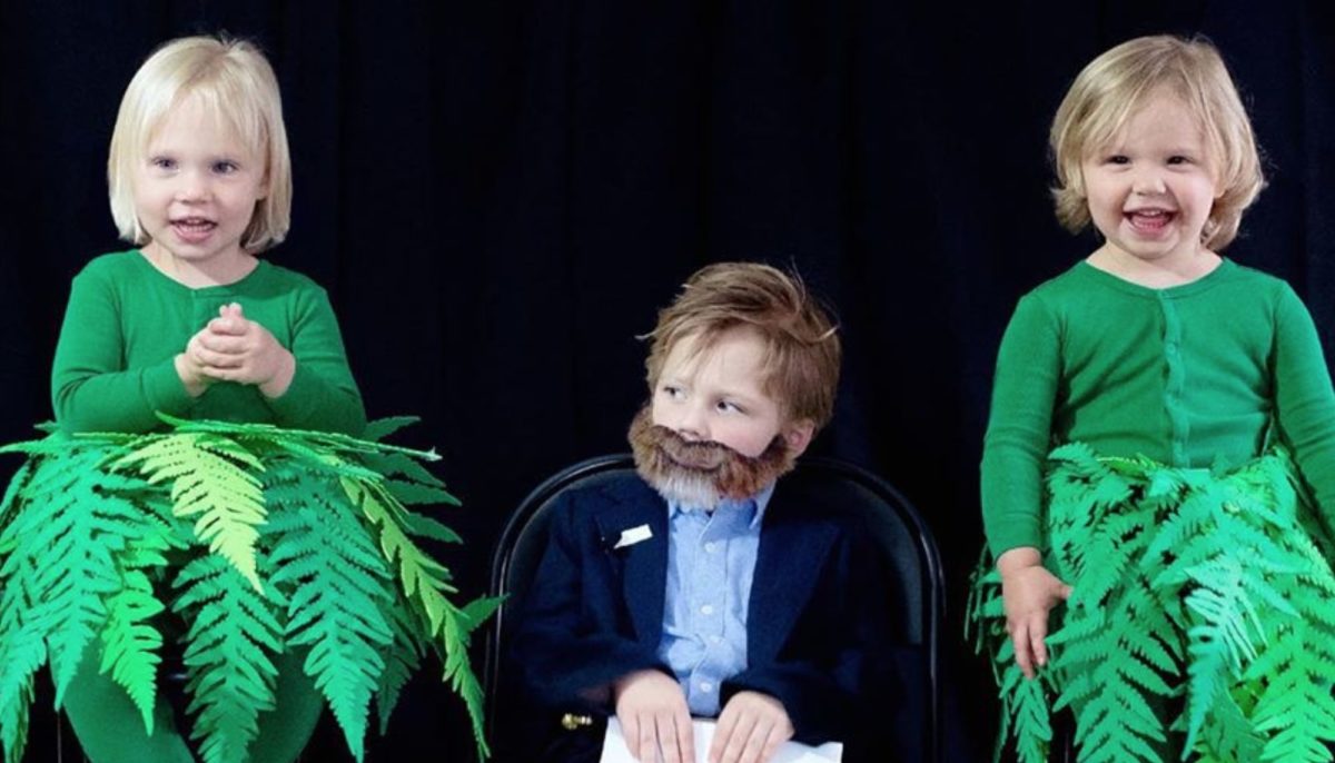 Mom Dresses Kids As Schitt's Creek Characters For Halloween