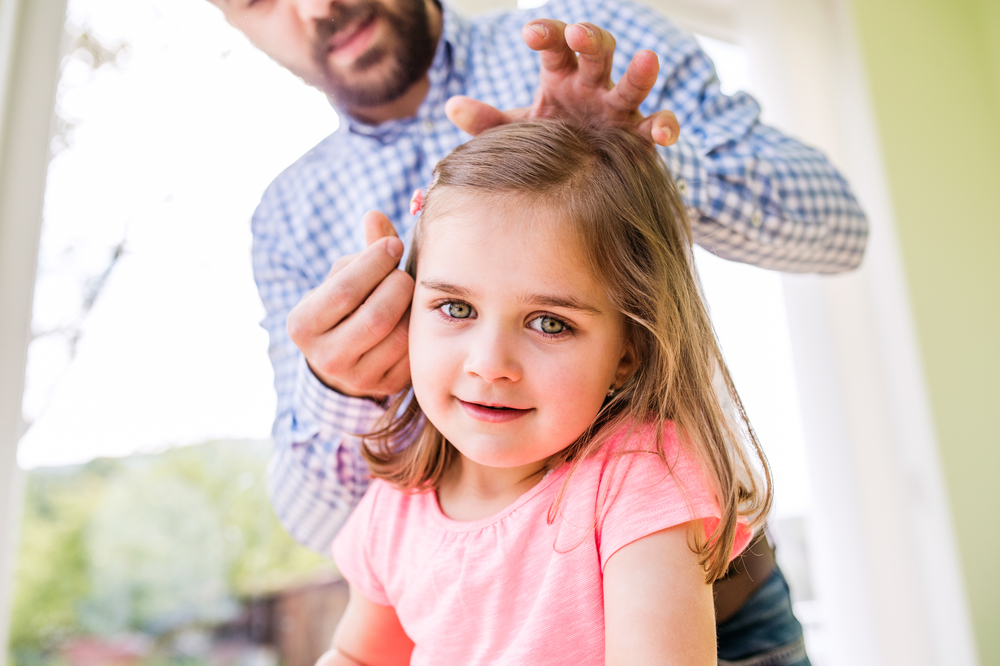 Dad Disinvites 6-Year-Old to Daughter's Party After  Homophobic Diatribe from Mom