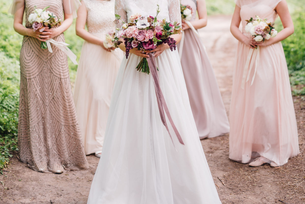 Bridesmaid Tells Bride That the Idea of Putting Vials of Dad's Ashes In Their Bouquets Is Weird—But Is It?