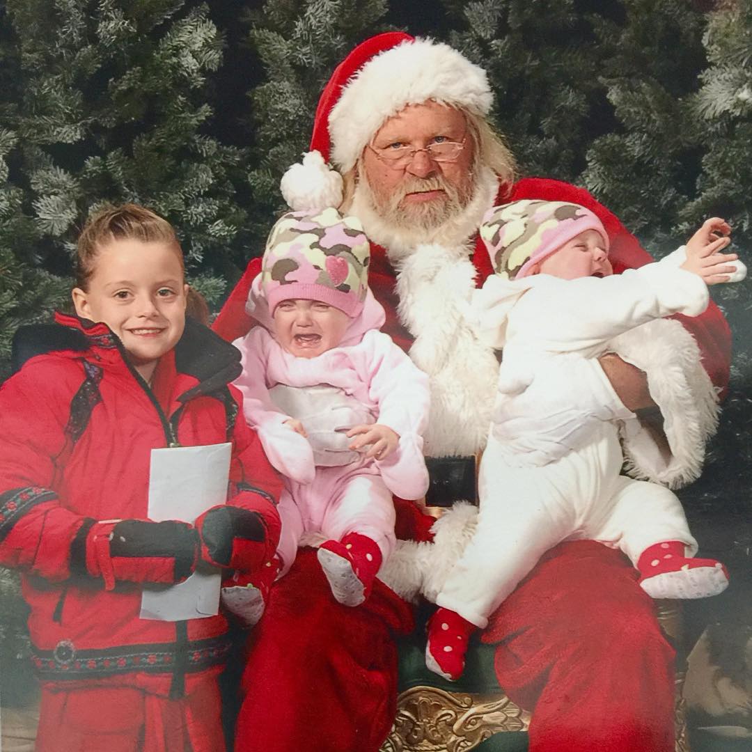 25 Scary Santas and the Children They Traumatized