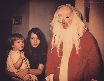 25 Scary Santas and the Children They Traumatized