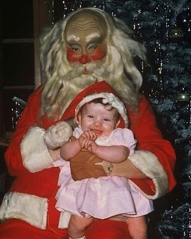 25 Scary Santas and the Children They Traumatized