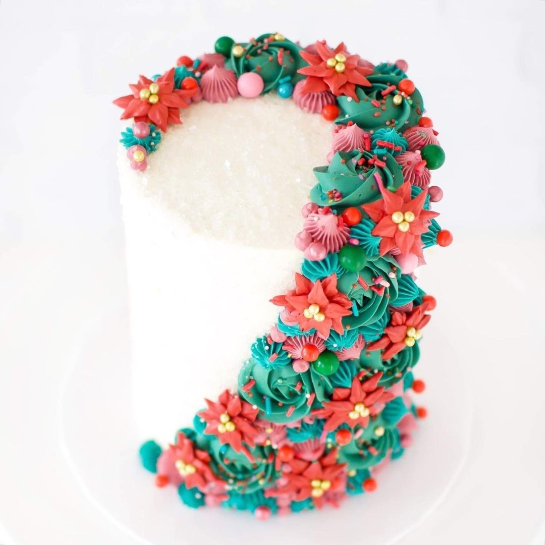 15 Gorgeous Christmas Cakes to Get You in the Spirit