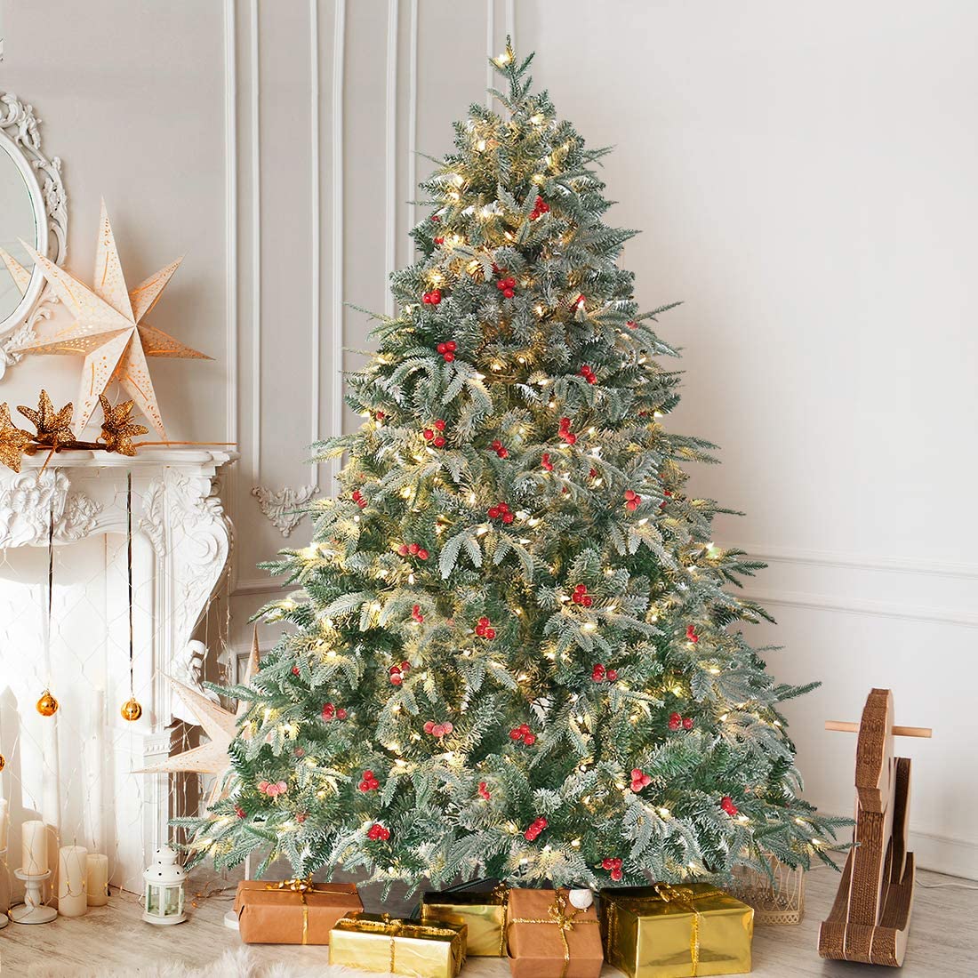 40 Christmas Decorations That Will Leave You And Anyone Else Who Enters Your Home With Much Holiday Cheer | Brighten up the outside or inside of your house by grabbing a few of these elegant, yet exciting decorations.