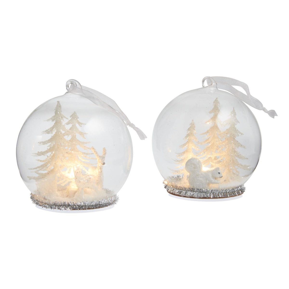 40 Christmas Decorations That Will Leave You And Anyone Else Who Enters Your Home With Much Holiday Cheer | Brighten up the outside or inside of your house by grabbing a few of these elegant, yet exciting decorations.