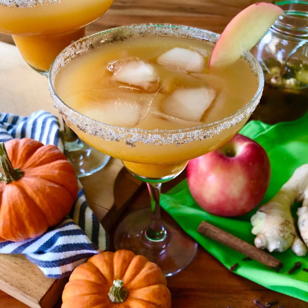 We Found 12 Heavenly Holiday Cocktails Guaranteed To Bring You Joy Pumpkin Cider Margarita