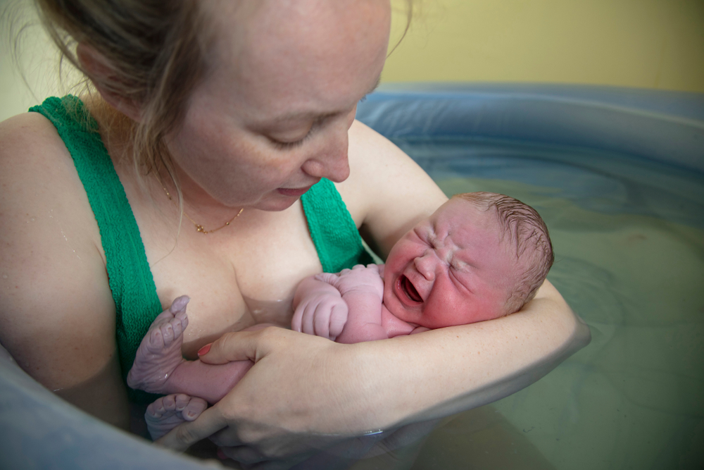 12 Powerful Water Birth Photos That Really Show the Beauty and Emotion