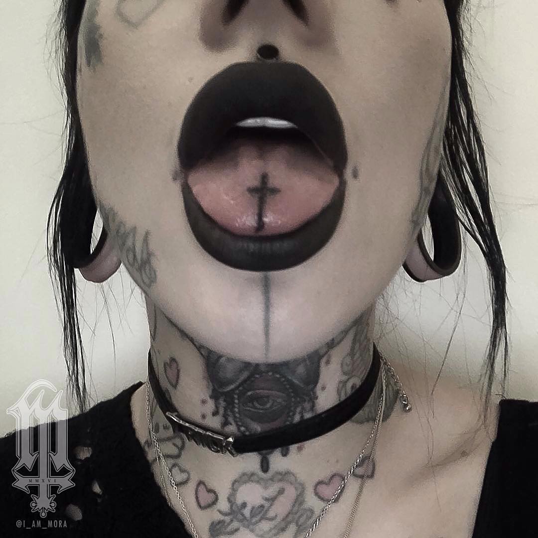 25 Real Tongue Tattoos That We Don't Have a Taste For