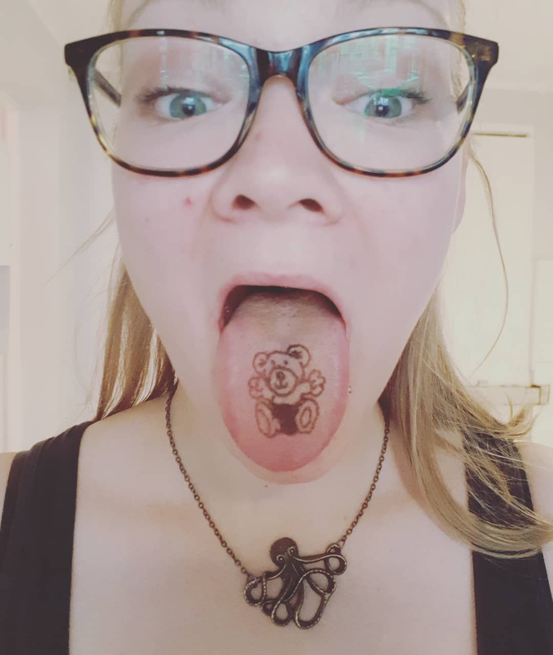 25 Real Tongue Tattoos That We Don't Have a Taste For