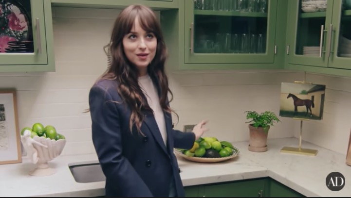 Dakota Johnson Has Been Deceiving Fans For Months About Citrus Fruit