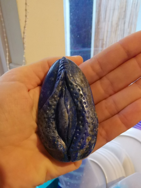 Woman Accidentally Orders Box of 'Crystal Vaginas,' Surprises Herself in Hilarious Shopping Fail