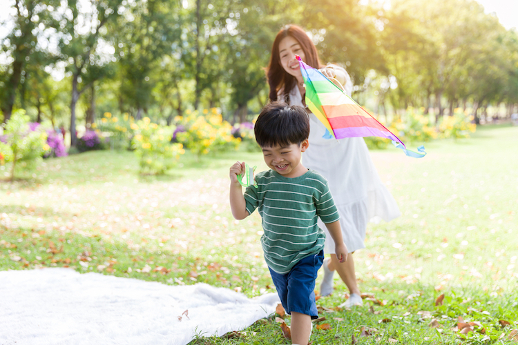 25 Timely Boy Baby Names That Commemorate Times of Birth