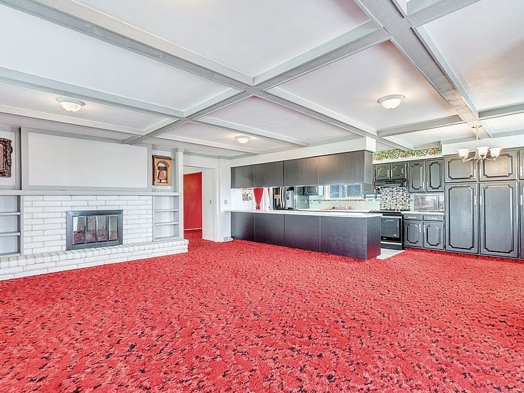 The 25 Wildest Photos from Zillow Real Estate Listings You Will Ever See