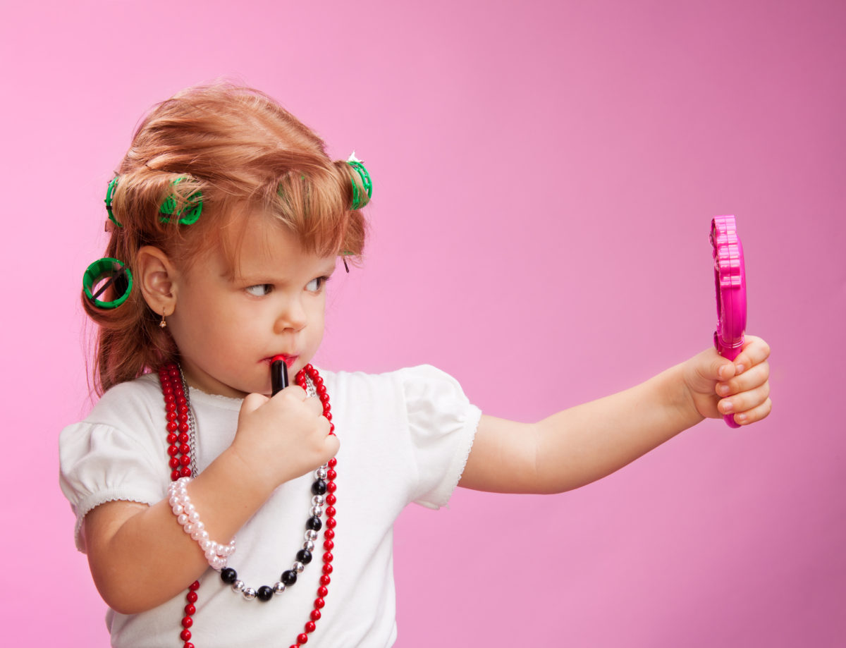 Mom Gives 2-Year-Old Painful Rash by Using Makeup to ‘Make Her Look Pretty’ 