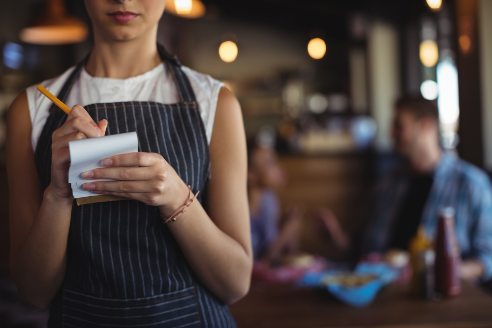 Waitress Refuses To Serve a Family Mac & Cheese Because Kid Vomits It Up Every Time