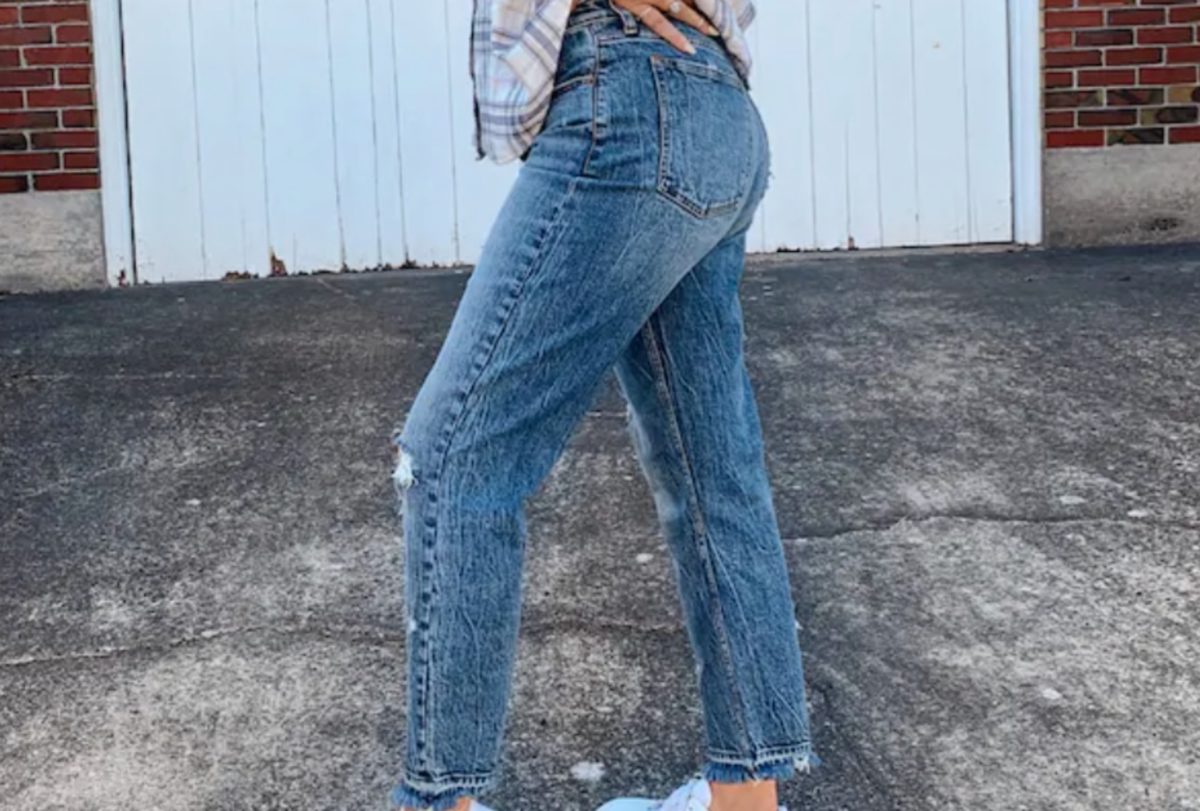 A&F Vintage Stretch Denim | Ripped High Rise Mom Jeans