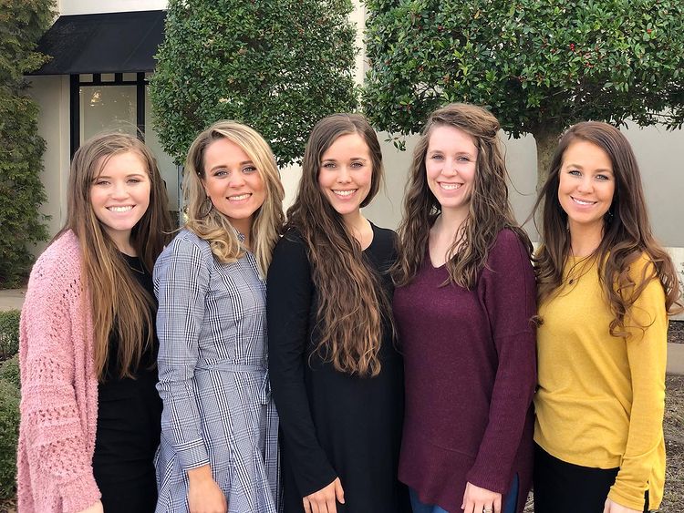 Joy-Anna Duggar Extends Olive Branch To Sister Jill Duggar