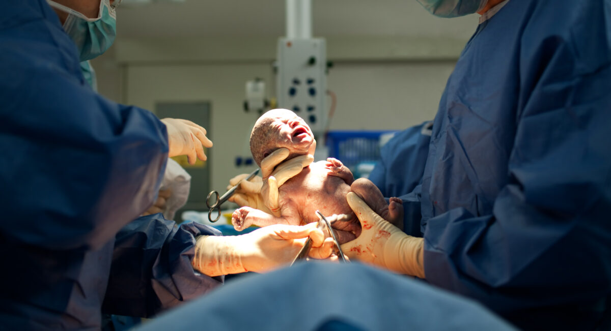 Newborn’s Face Sliced Open During Emergency C-Section, Requires 13 Stitches