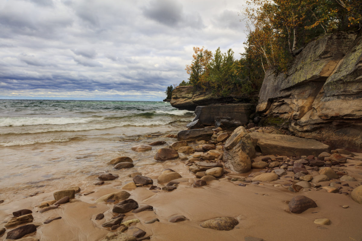 Pregnant Mother Rescues 3 Girls From Drowning In Lake Michigan