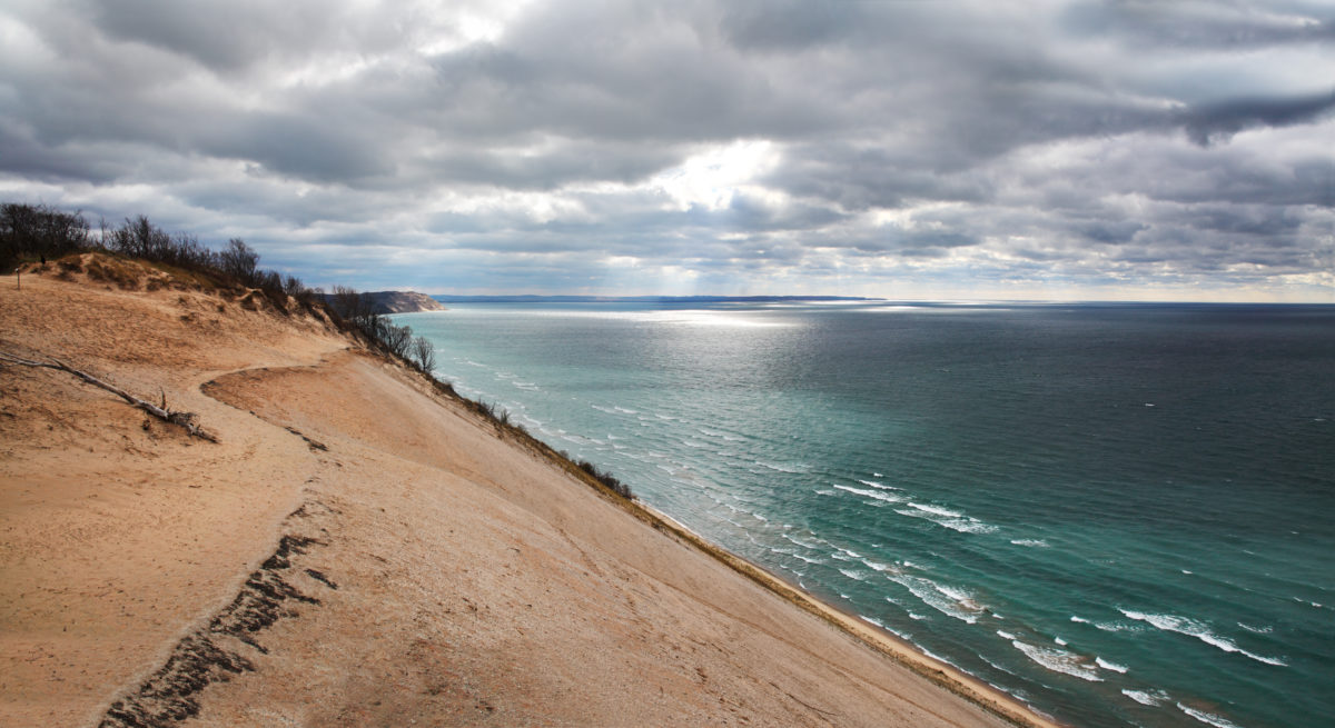 Pregnant Mother Rescues 3 Girls From Drowning In Lake Michigan