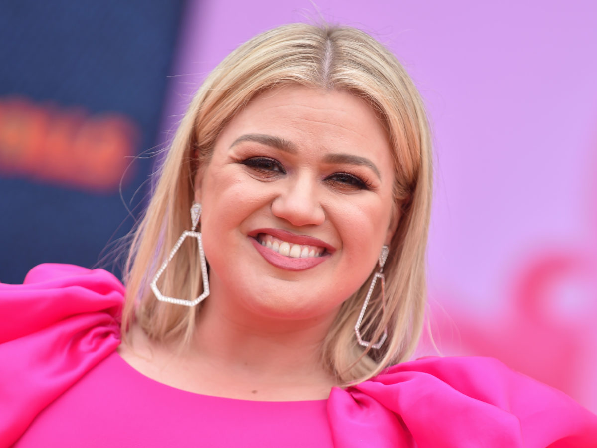 Kelly Clarkson Reaches Divorce Settlement