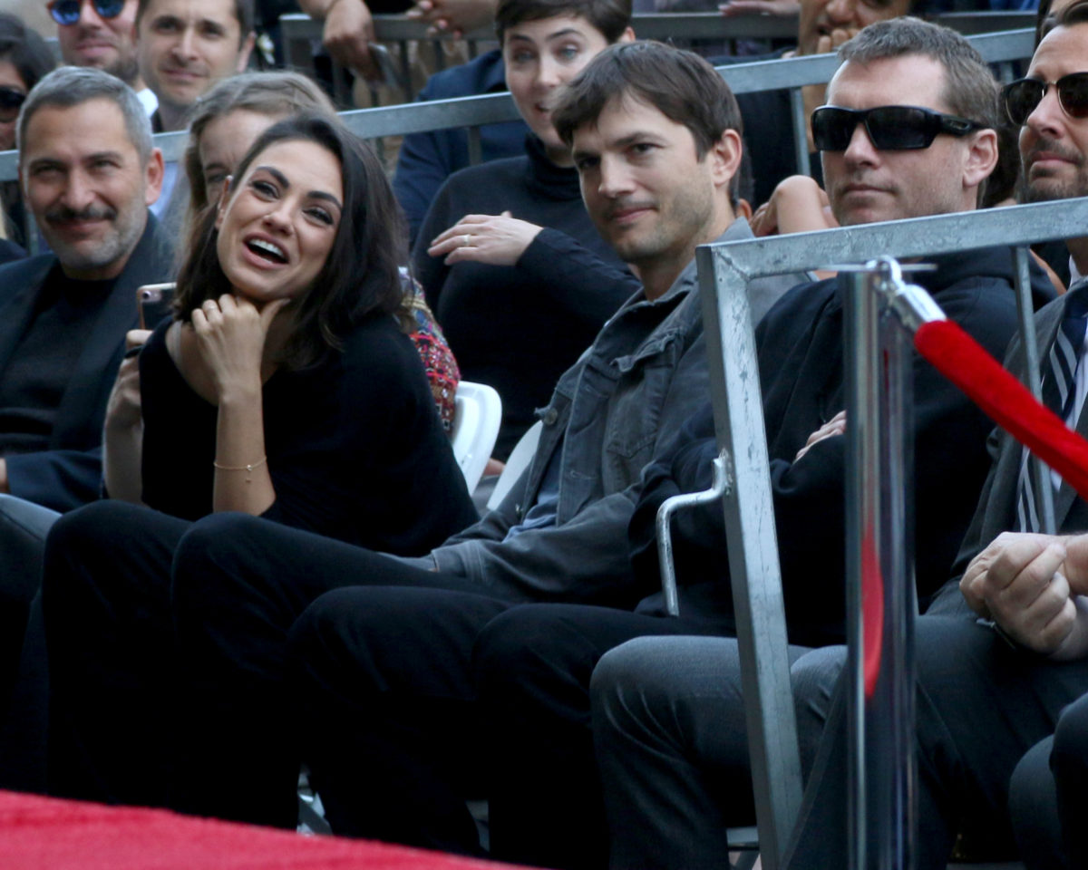 Mila Kunis And Ashton Kutcher Proudly Admit They Don't Bathe Their Kids Everyday