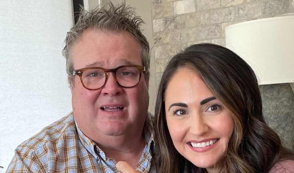 Modern Family's Eric Stonestreet Engaged To Lindsay Schweitzer