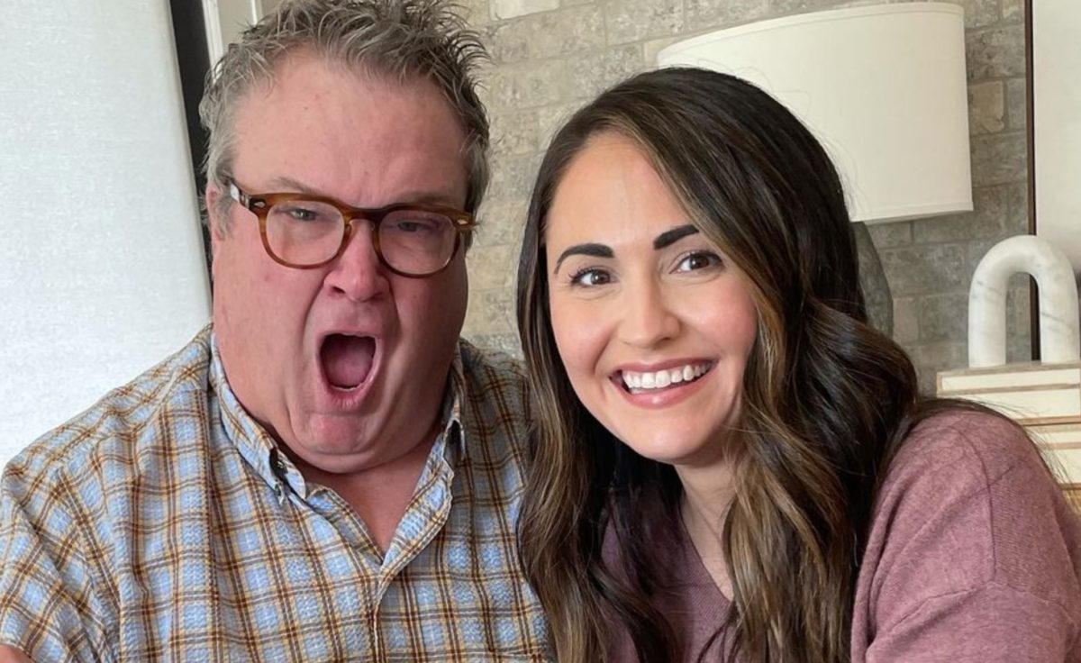 Modern Family's Eric Stonestreet Engaged To Lindsay Schweitzer