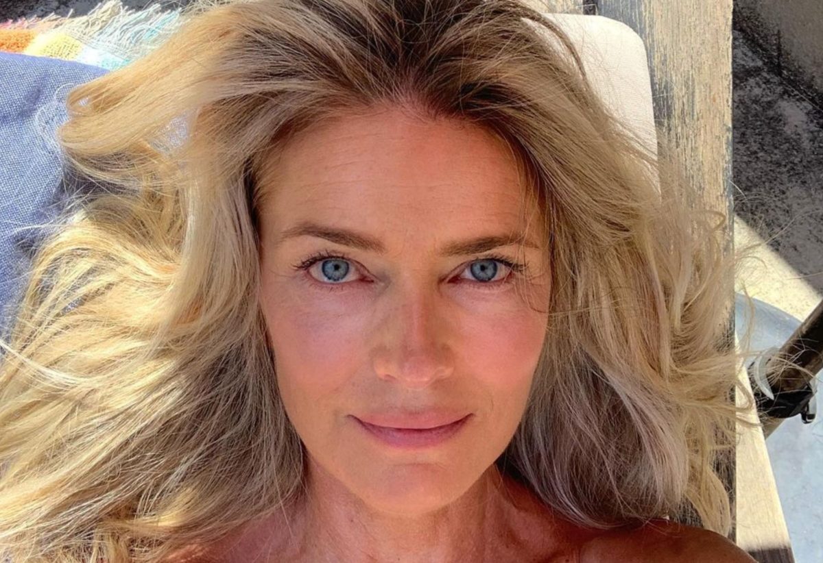 Paulina Porizkova Posts Crying Selfie With Lengthy, Emotional Caption